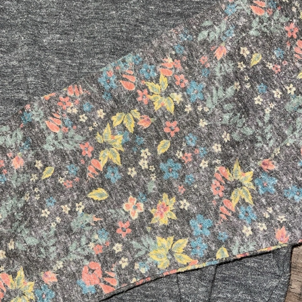LulaRoe Randy Baseball Tee - Picture 3 of 6